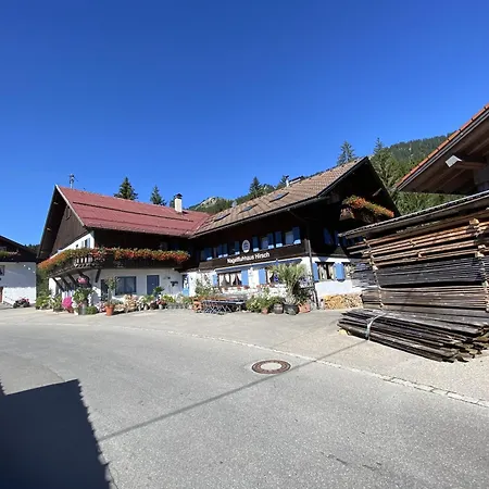 Nagelfluhhaus Hirsch 招待所