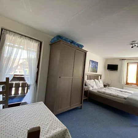 Nagelfluhhaus Hirsch Gæstehus 3*