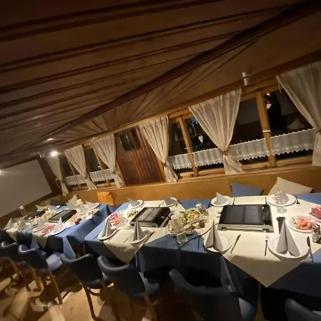 Nagelfluhhaus Hirsch Hotel