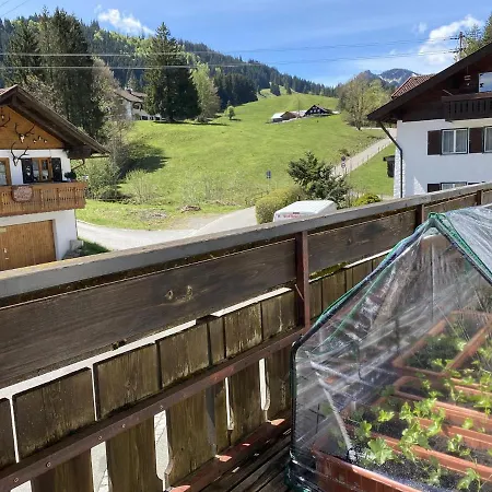 Nagelfluhhaus Hirsch 3*