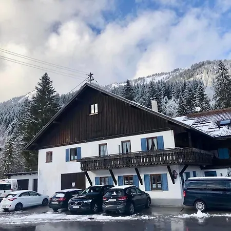 Nagelfluhhaus Hirsch