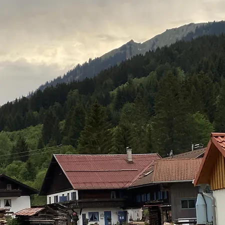 Nagelfluhhaus Hirsch 3* Gunzesried